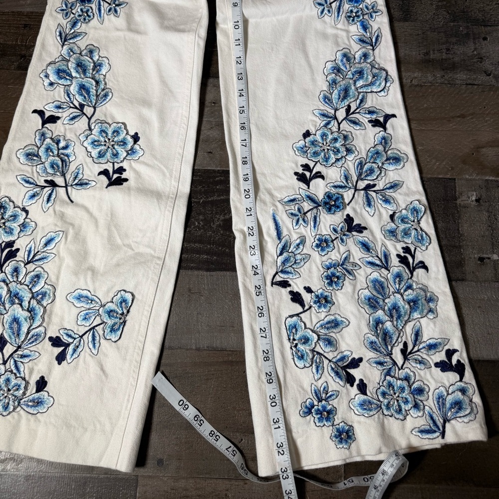 Alice + Olivia Weezy Embroidered Floral Jeans Off White Wide Leg Size 26 NWT - Picture 4 of 12